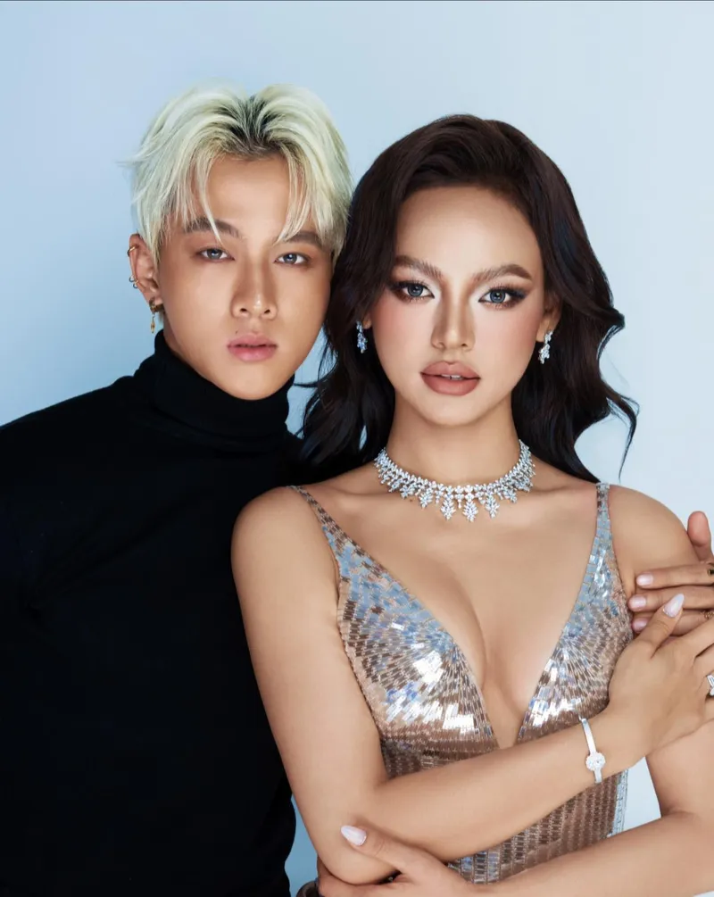 Người mẫu Hóa Trần tỏa sáng tại sàn catwalk Người mẫu Hóa Trần tỏa sáng tại sàn catwalk