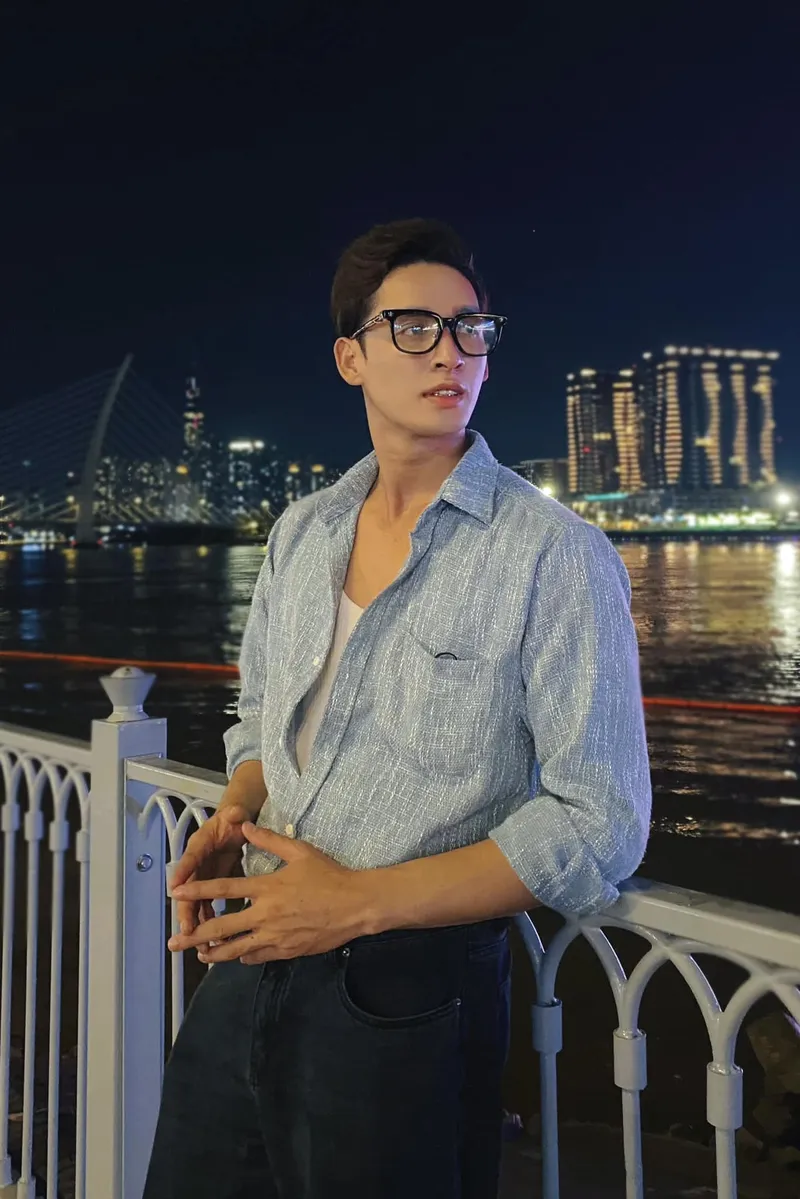 Người mẫu Võ Minh Thoại tỏa sáng với concept chụp ảnh tối giản Người mẫu Võ Minh Thoại tỏa sáng với concept chụp ảnh tối giản