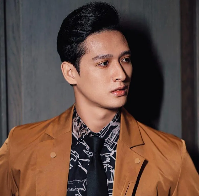 Phong cách thời trang đường phố của người mẫu Võ Minh Thoại Phong cách thời trang đường phố của người mẫu Võ Minh Thoại