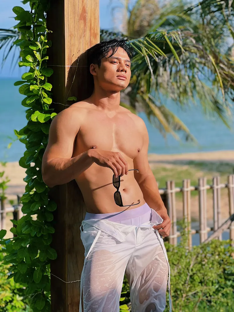 Nét đẹp lịch lãm của Á Vương Minh Khắc được fan yêu thích Nét đẹp lịch lãm của Á Vương Minh Khắc được fan yêu thích