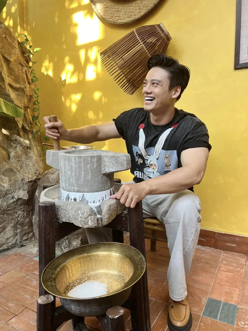 Á Vương Minh Khắc là hình mẫu hoàn hảo của sự cuốn hút Á Vương Minh Khắc là hình mẫu hoàn hảo của sự cuốn hút