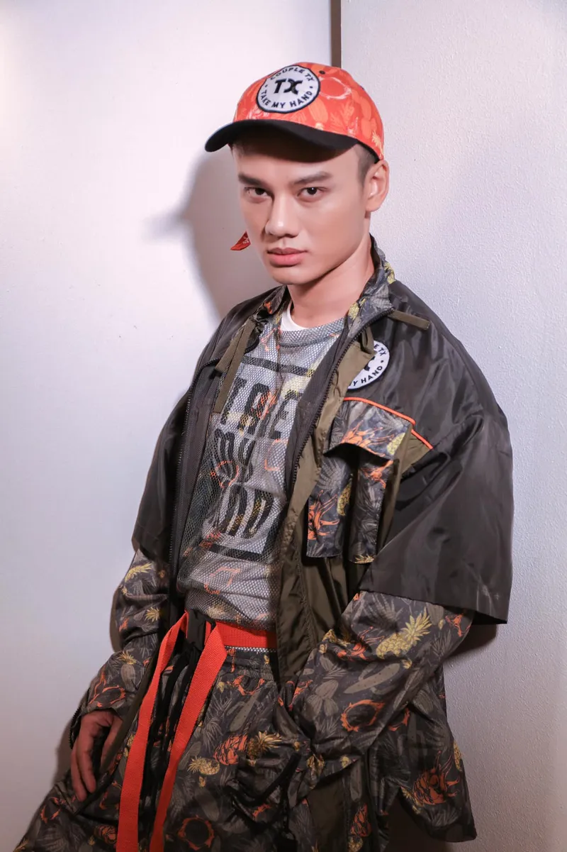 Á Vương Minh Khắc chinh phục ánh nhìn với nụ cười đầy sức hút Á Vương Minh Khắc chinh phục ánh nhìn với nụ cười đầy sức hút