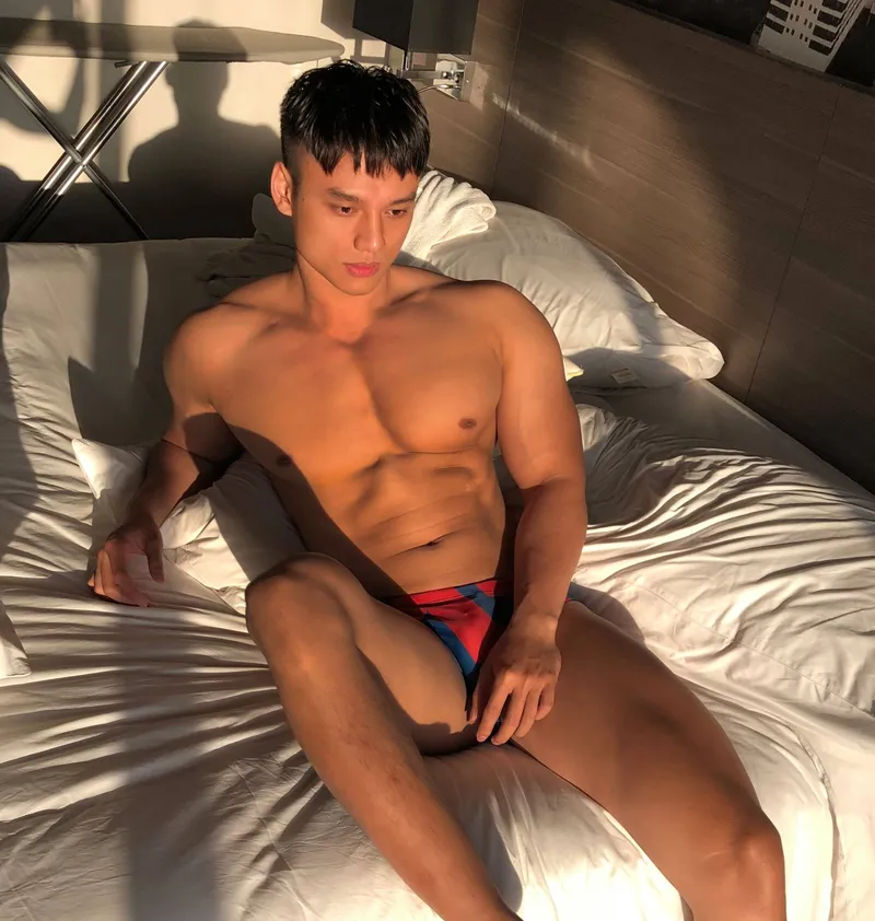 Á Vương Minh Khắc được mệnh danh là quý ông lịch lãm của showbiz Á Vương Minh Khắc được mệnh danh là quý ông lịch lãm của showbiz