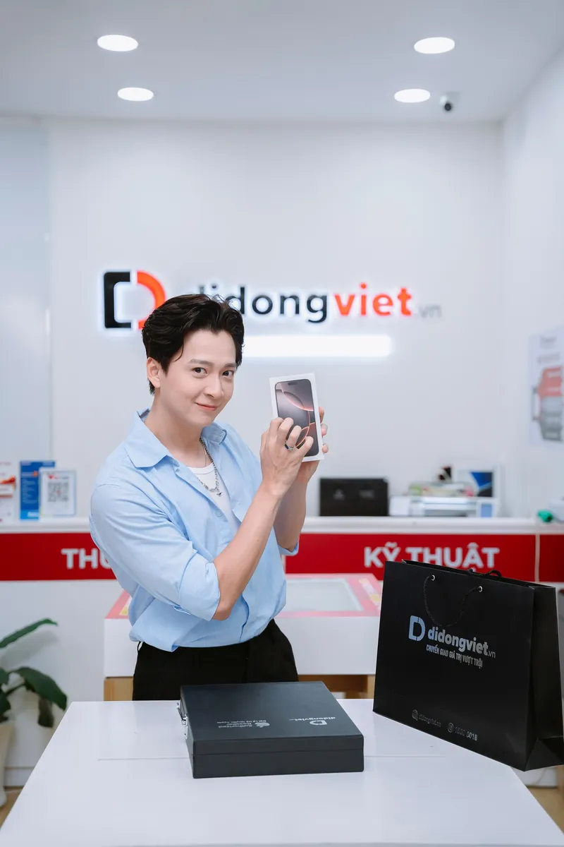 Hình ảnh ca sĩ diễn viên MC Ngô Kiến Huy khiến fan không ngừng trầm trồ Hình ảnh ca sĩ diễn viên MC Ngô Kiến Huy khiến fan không ngừng trầm trồ