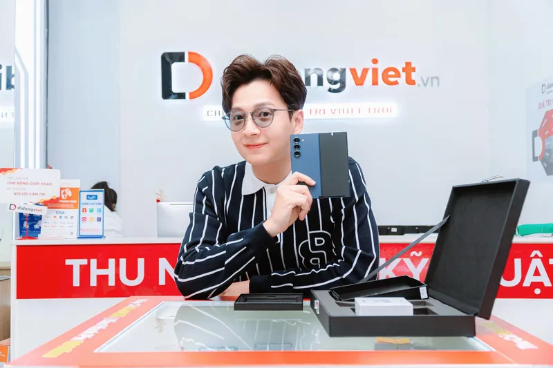 Ca sĩ diễn viên MC Ngô Kiến Huy phong cách ấn tượng tại sự kiện Ca sĩ diễn viên MC Ngô Kiến Huy phong cách ấn tượng tại sự kiện