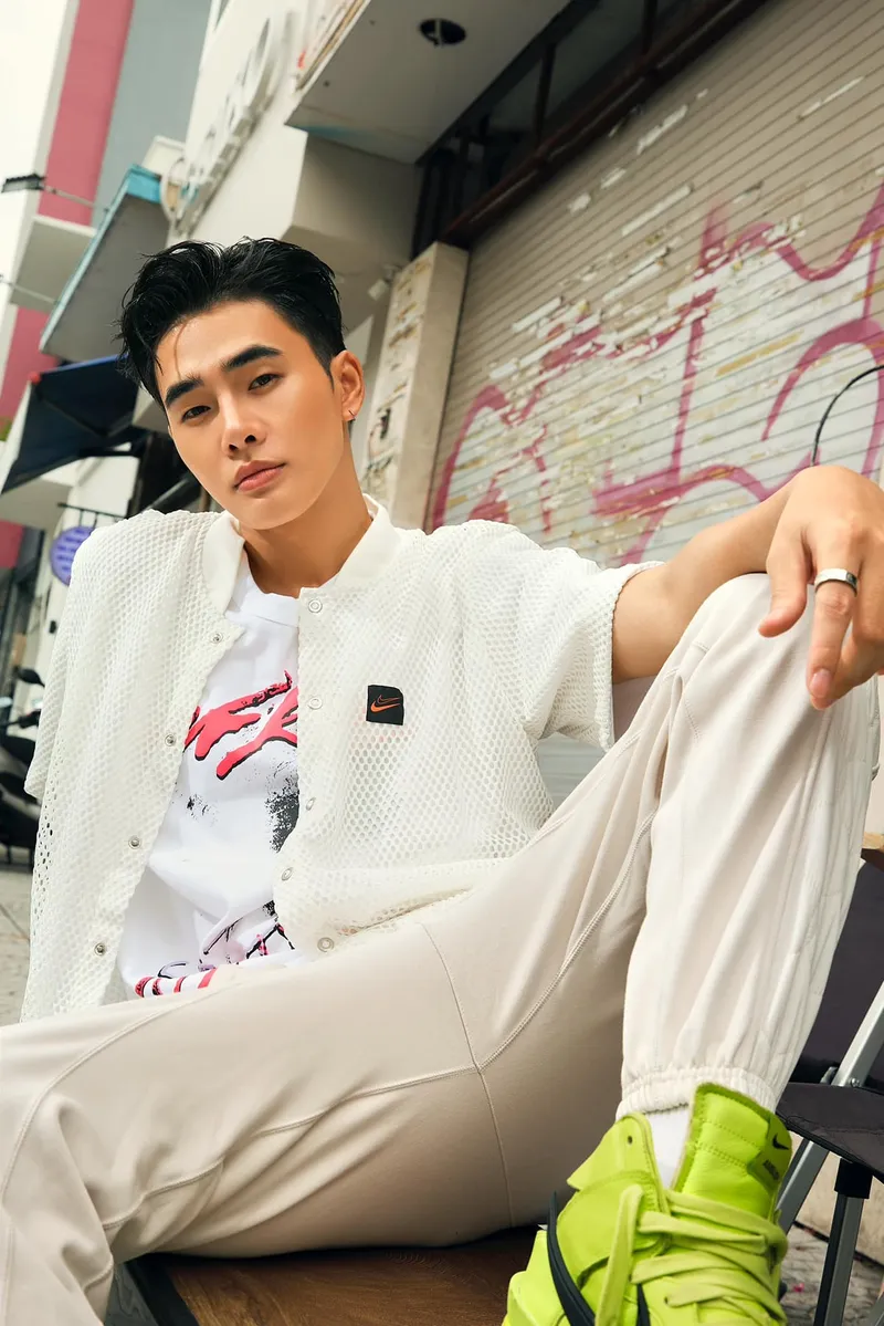 Người mẫu Nhâm Phương Nam rạng rỡ dưới ánh hoàng hôn Người mẫu Nhâm Phương Nam rạng rỡ dưới ánh hoàng hôn