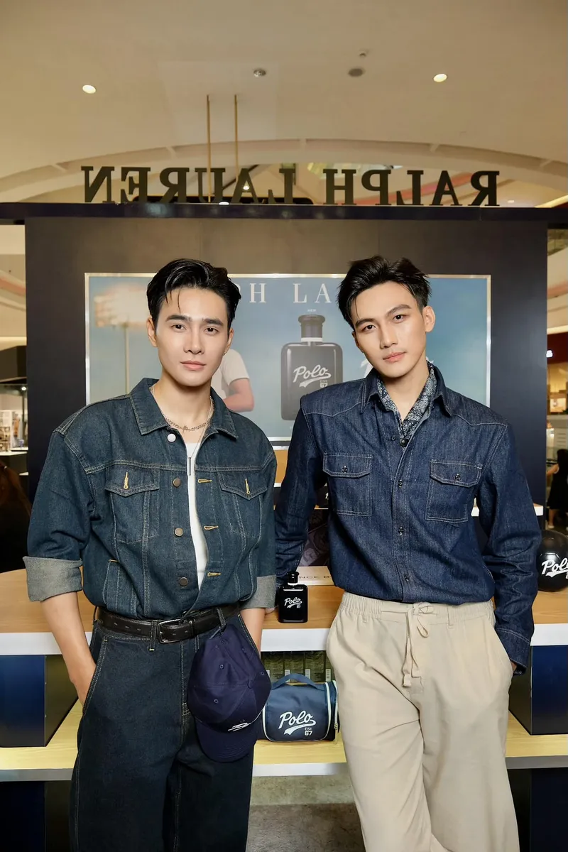 Người mẫu Nhâm Phương Nam trong ánh sáng mềm mại tự nhiên Người mẫu Nhâm Phương Nam trong ánh sáng mềm mại tự nhiên