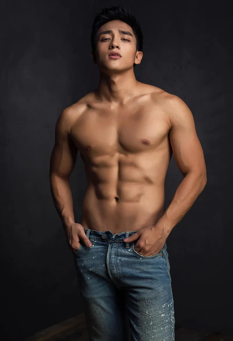Á vương Hữu Vi không ngại thử thách với phong cách mới Á vương Hữu Vi không ngại thử thách với phong cách mới