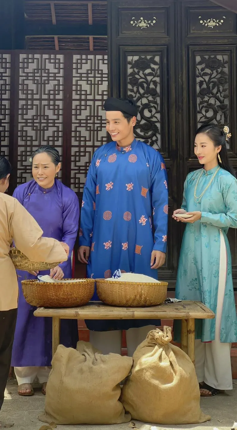 Nam vương Cao Xuân Tài tỏa sáng trong bộ suit Nam vương Cao Xuân Tài tỏa sáng trong bộ suit