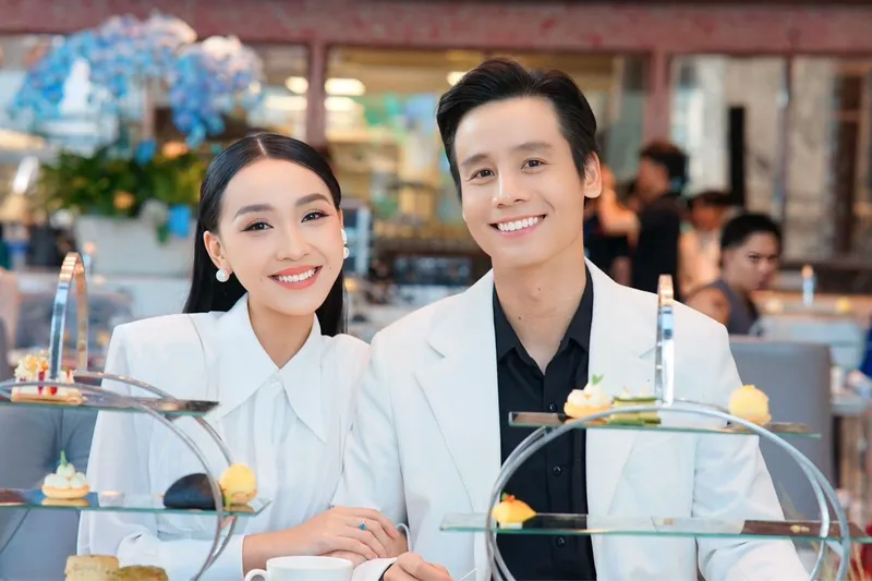Nam vương Cao Xuân Tài rạng rỡ dưới ánh nắng Nam vương Cao Xuân Tài rạng rỡ dưới ánh nắng
