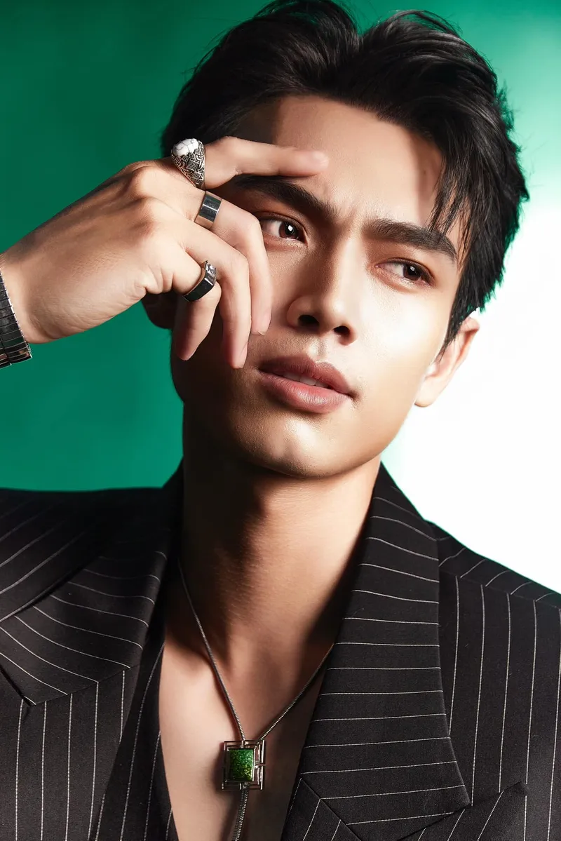 Người mẫu Tạ Công Phát thể hiện đẳng cấp trong từng khung hình Người mẫu Tạ Công Phát thể hiện đẳng cấp trong từng khung hình