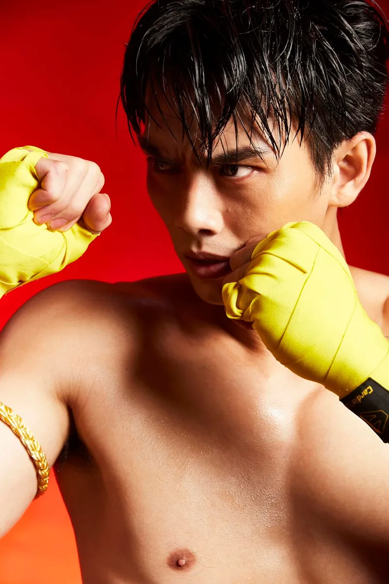 Người mẫu Tạ Công Phát tự tin trên sàn diễn quốc tế Người mẫu Tạ Công Phát tự tin trên sàn diễn quốc tế