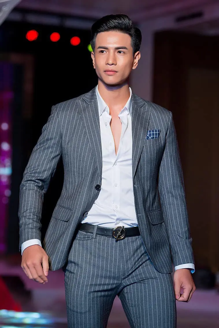 Nam vương Trịnh Bảo tỏa sáng với phong thái đẳng cấp Nam vương Trịnh Bảo tỏa sáng với phong thái đẳng cấp