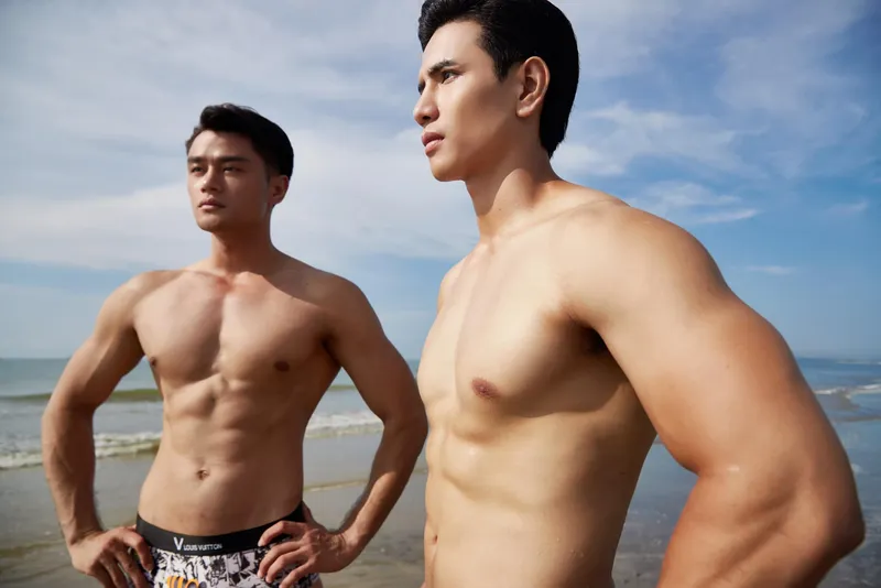 Nam vương Trịnh Bảo sở hữu phong thái tự tin và đẳng cấp Nam vương Trịnh Bảo sở hữu phong thái tự tin và đẳng cấp