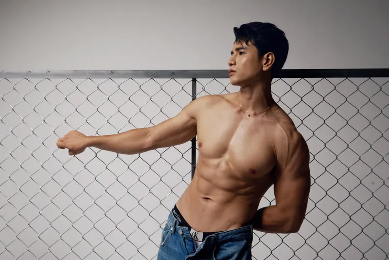 Nam vương Trịnh Bảo tỏa sáng với bộ trang phục lịch lãm Nam vương Trịnh Bảo tỏa sáng với bộ trang phục lịch lãm