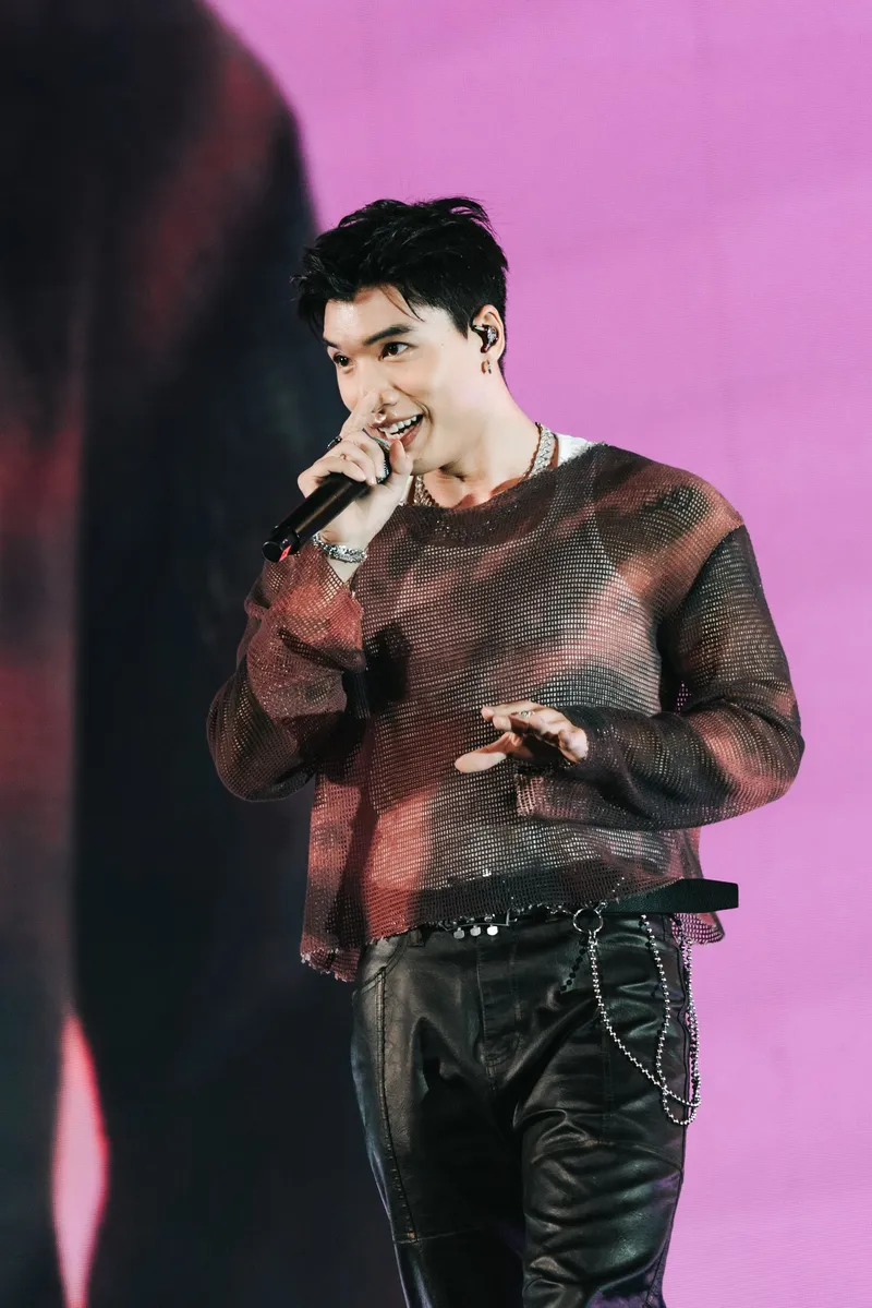 Rapper Hiếu Thứ Hai gây ấn tượng với gu thời trang độc đáo