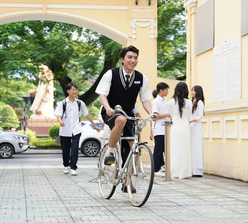 Hiếu Thứ Hai mang năng lượng tích cực qua từng lời hát