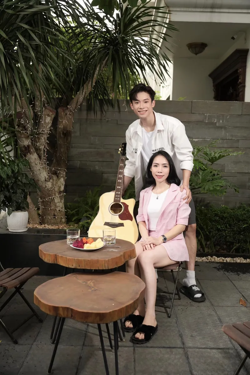 Cận cảnh gu thời trang của người mẫu Dương Hoàng Hải Cận cảnh gu thời trang của người mẫu Dương Hoàng Hải