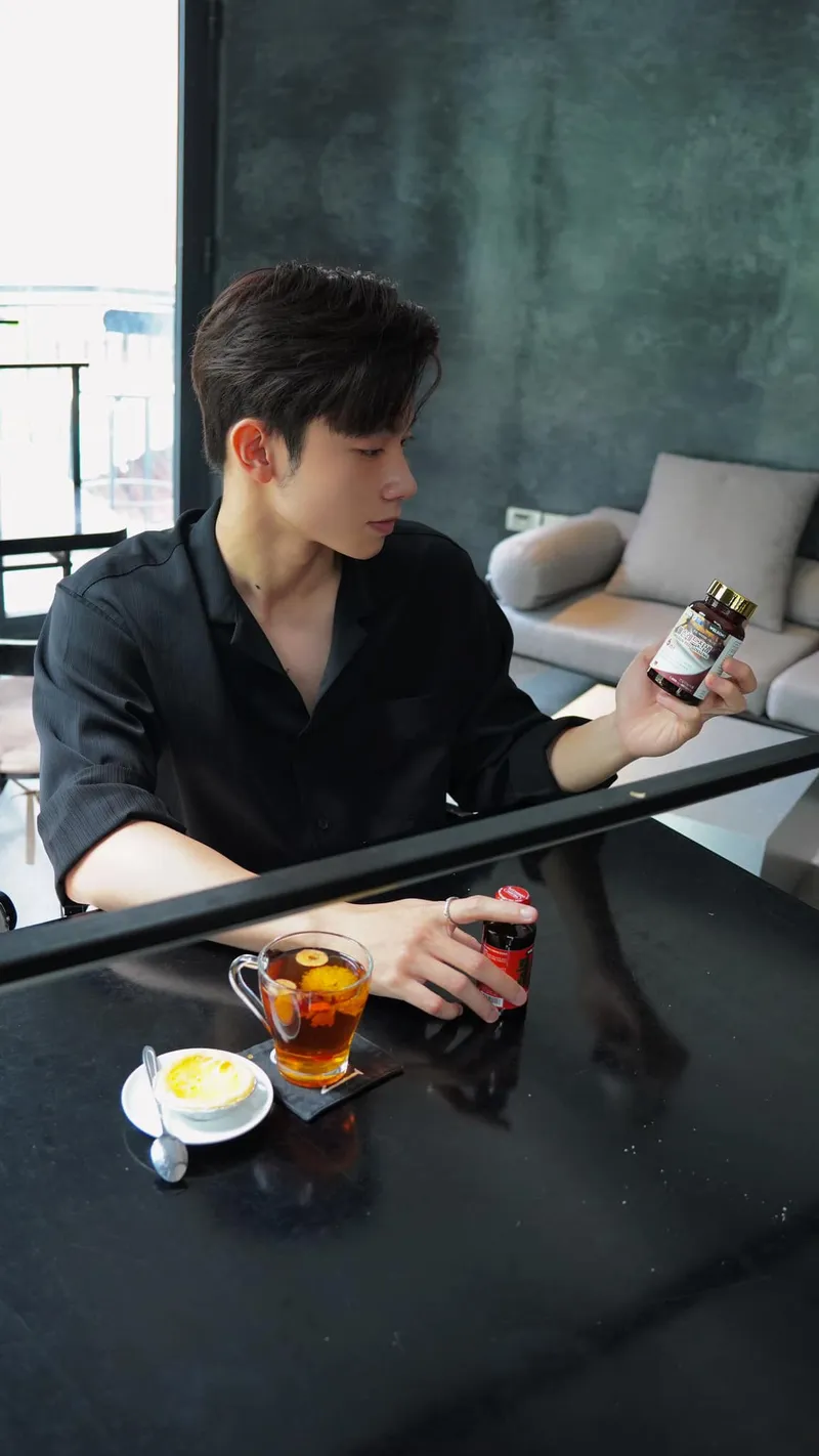 Người mẫu Dương Hoàng Hải rạng ngời trong ánh đèn sân khấu Người mẫu Dương Hoàng Hải rạng ngời trong ánh đèn sân khấu
