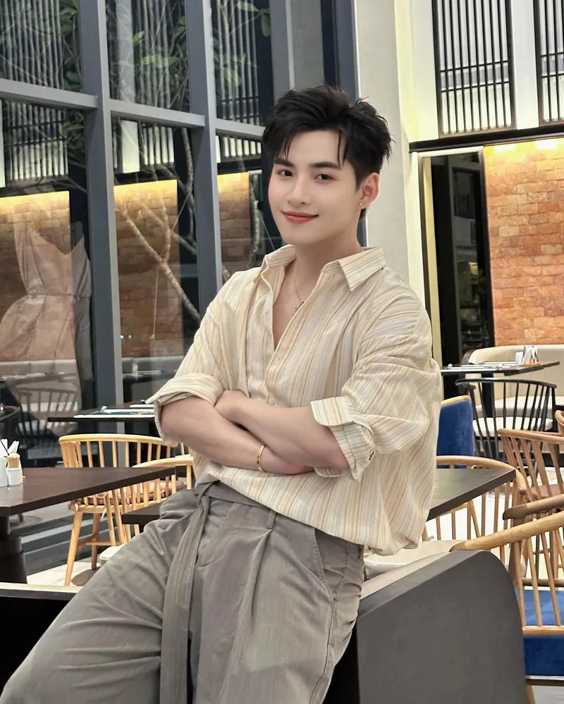 Fan thắc mắc Hùng Huỳnh sinh năm nào và tuổi thật Fan thắc mắc Hùng Huỳnh sinh năm nào và tuổi thật