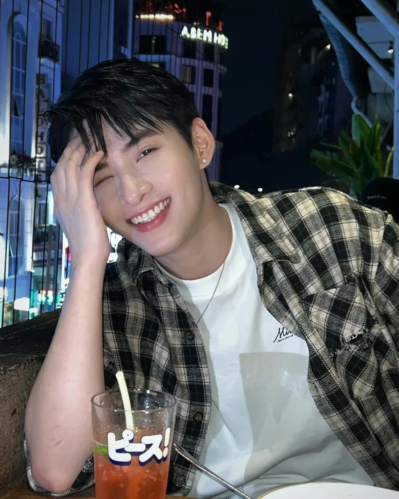 Follow ngay Instagram Hùng Huỳnh để cập nhật hình ảnh mới Follow ngay Instagram Hùng Huỳnh để cập nhật hình ảnh mới