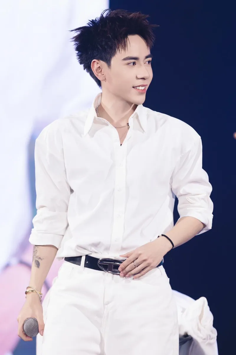 Hình ảnh Quang Hùng MasterD dễ thương làm fan tan chảy Hình ảnh Quang Hùng MasterD dễ thương làm fan tan chảy