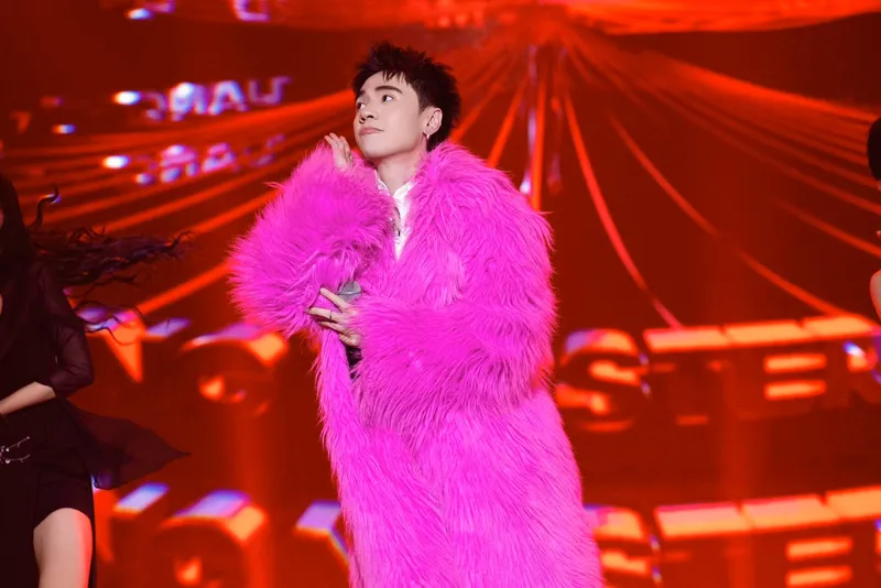 Hát ngay bản hit Quang Hùng MasterD karaoke cực bắt tai Hát ngay bản hit Quang Hùng MasterD karaoke cực bắt tai