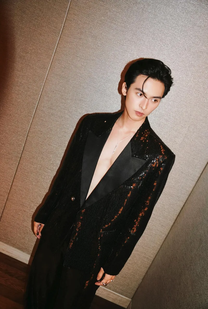 Người yêu Công Dương là ai mà khiến fan tò mò Người yêu Công Dương là ai mà khiến fan tò mò