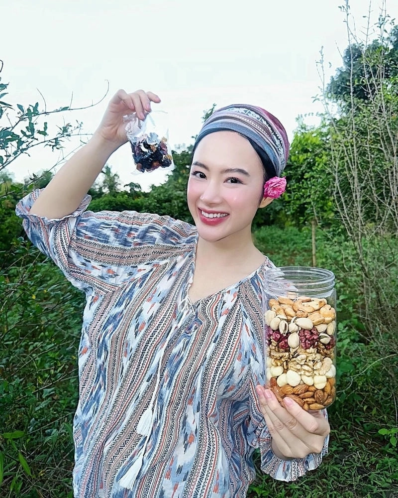 Lộ diện vóc dáng chuẩn phòng tập Angela Phương Trinh Gym