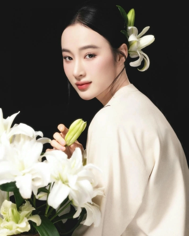 Tìm hiểu ngay tiểu sử đầy đủ Angela Phương Trinh Là Ai