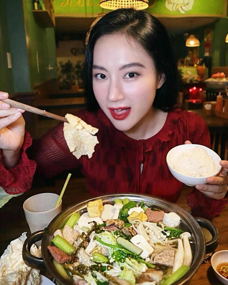 Cập nhật tuổi hiện tại của Angela Phương Trinh Bao Nhiêu Tuổi