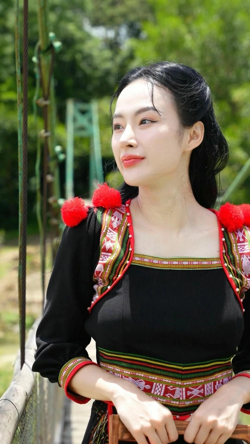 Khám phá các vai diễn ấn tượng Angela Phương Trinh Đóng Phim Gì