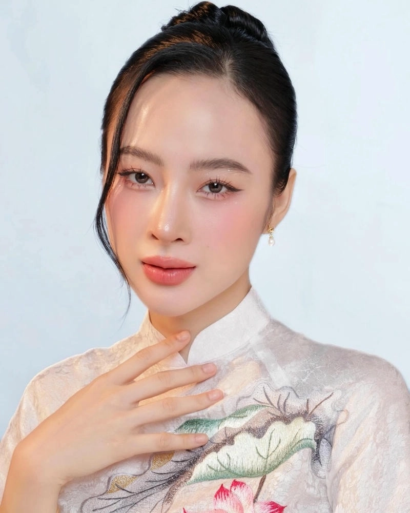 Tìm hiểu thông tin chiều cao Angela Phương Trinh Chiều Cao