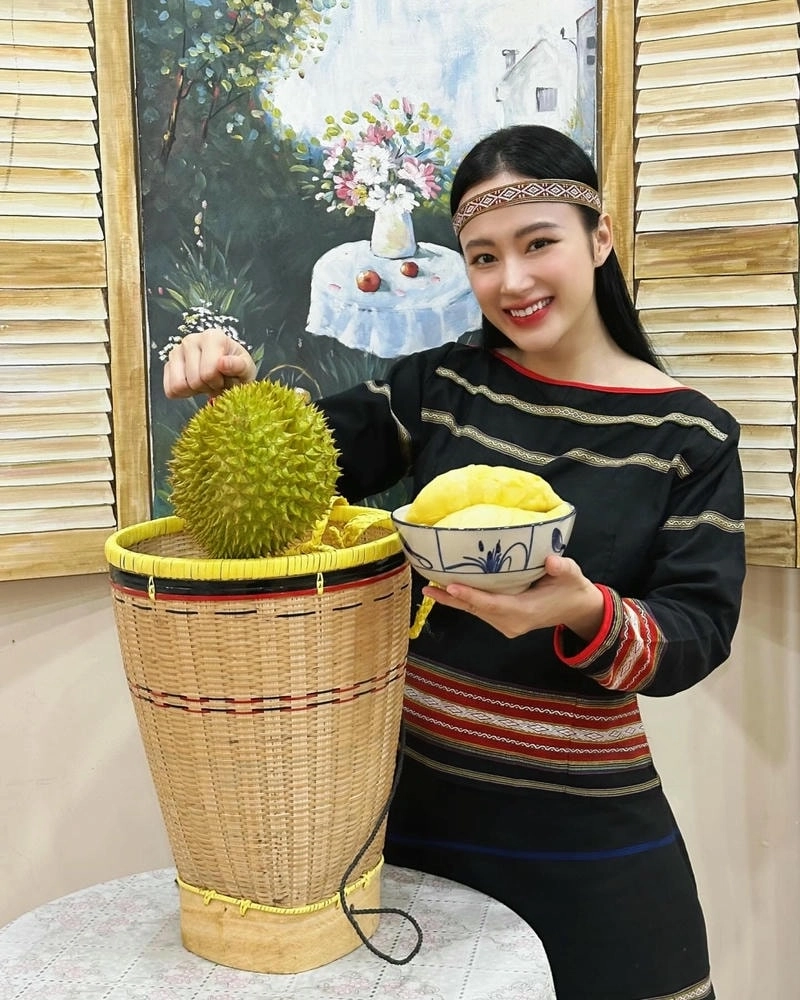 Khám phá chế độ luyện tập Angela Phương Trinh Tập Tạ