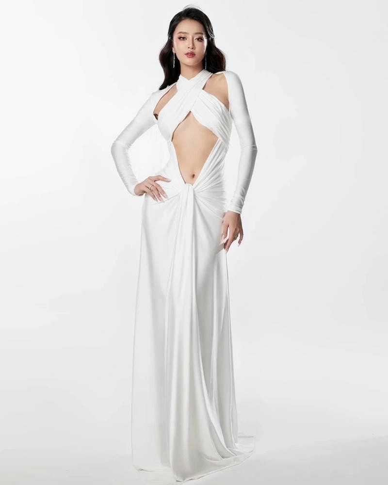 Loạt khoảnh khắc đẹp á hậu 1 Bùi Khánh Linh