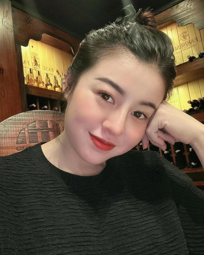 Lắng nghe liên khúc trữ tình của Lk Hana Cẩm Tiên