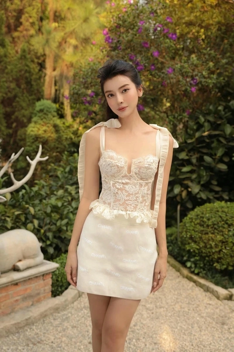 Ca sĩ Cao Thái Hà bất ngờ lấn sân âm nhạc