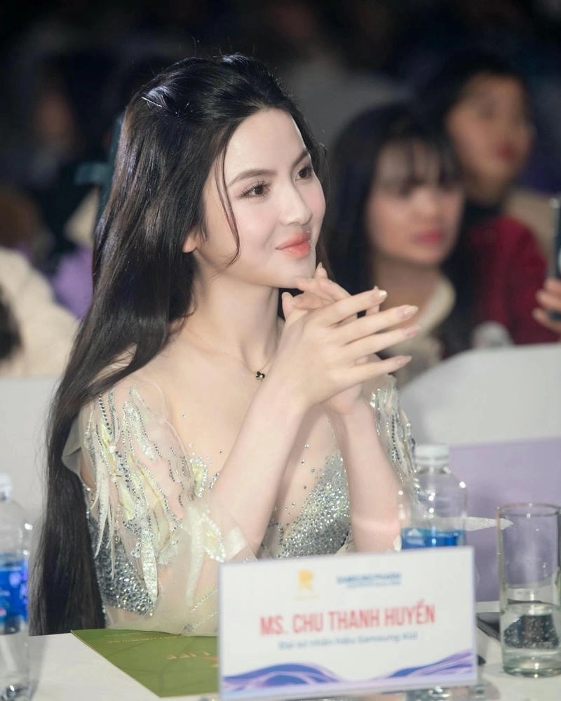 Cư dân mạng truy tìm Chu Thanh Huyền có con riêng với ai