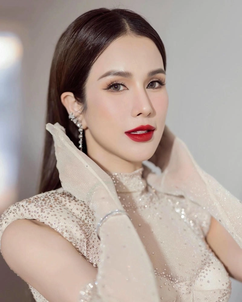 Tìm hiểu Diệp Lâm Anh là ai qua bộ ảnh nổi bật