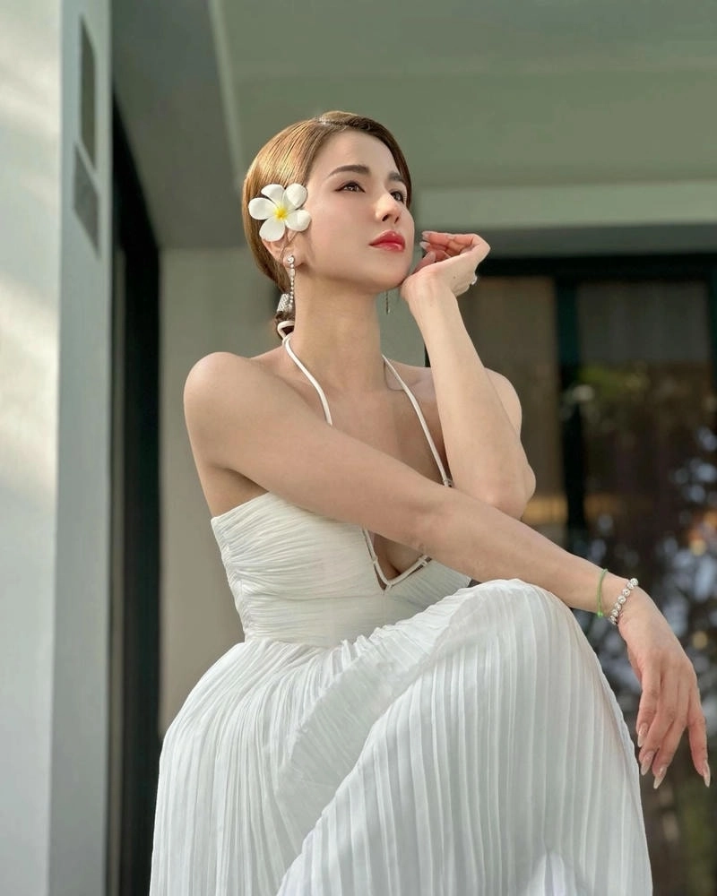 Ngắm nhìn vẻ đẹp tự nhiên của Diệp Lâm Anh chưa phẫu thuật