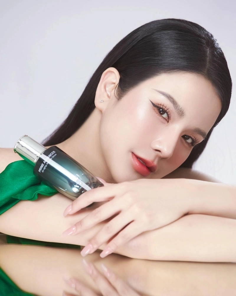 Hình ảnh hiếm của Diệp Lâm Anh chưa thẩm mỹ