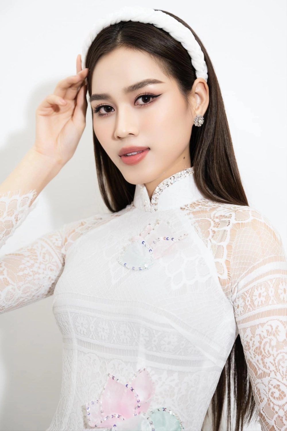 Chiêm ngưỡng vẻ đẹp Hoa hậu Thu Hà 2020
