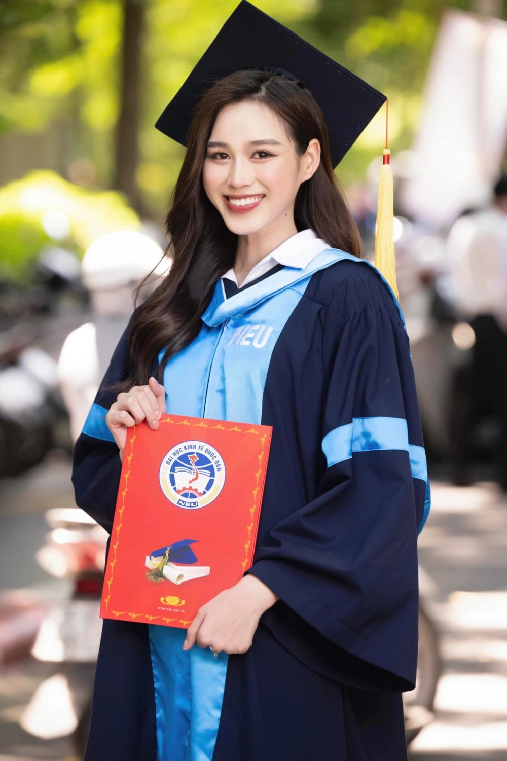 Cùng nhìn lại hành trình Hoa hậu Đỗ Thị Hà 2020