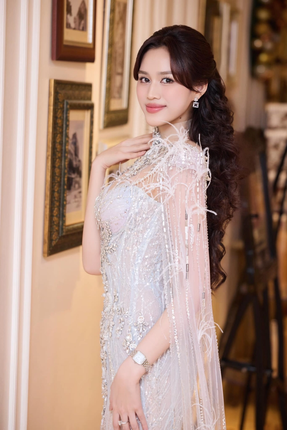 Cảm xúc ngày Hoa hậu Đỗ Thị Hà về nước sau Miss World