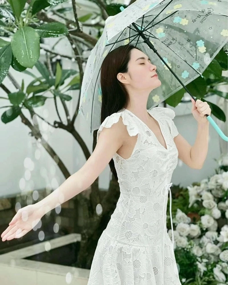 Dân mạng bàn tán chuyện Đoàn Di Băng nổ