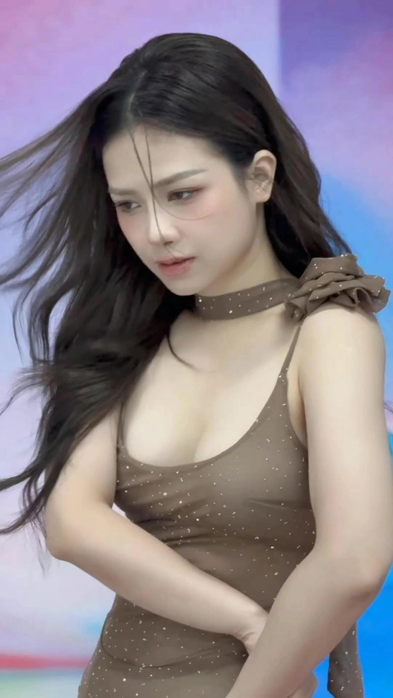 Dương Hoàng Yến không phải em đúng không gây xúc động mạnh