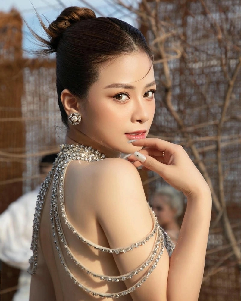 Ca sĩ Dương Hoàng Yến quê ở đâu được tìm kiếm nhiều