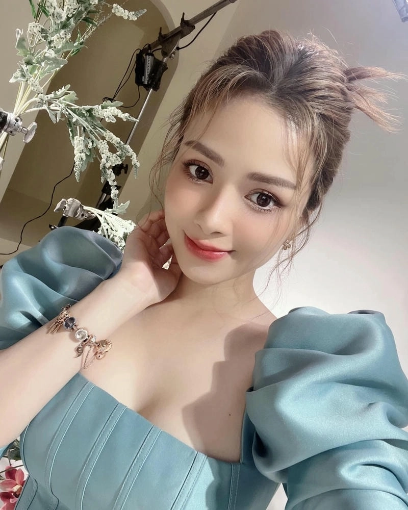 Cầu vồng lấp lánh Dương Hoàng Yến lyrics được tra cứu nhiều