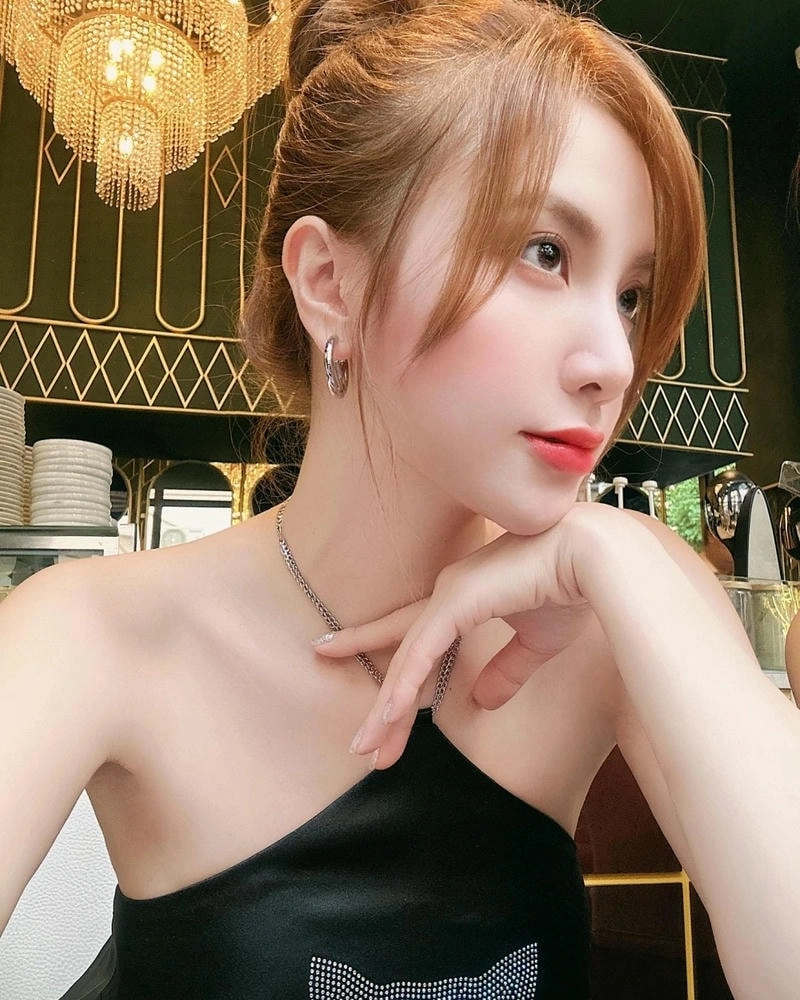 Chiều cao thật của Hạnh Sino chiều cao