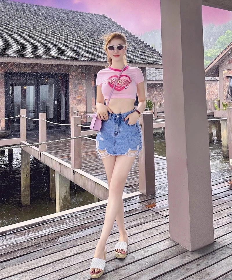 Thông tin cá nhân Hạnh Sino tuổi